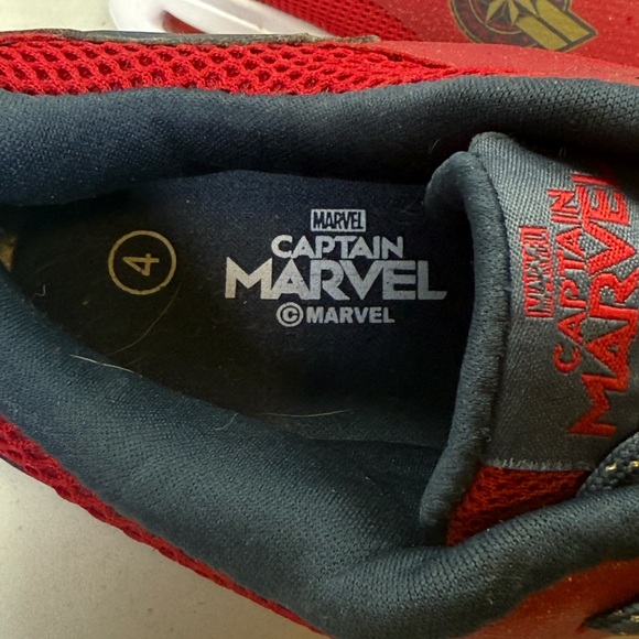 Captain Marvel shoes Size 4 in good condition only worn a few times - Picture 2 of 10